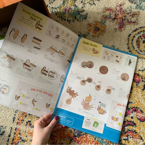 Kiwi Crate Activity Box String Climber Animals - Picture 3 of 6